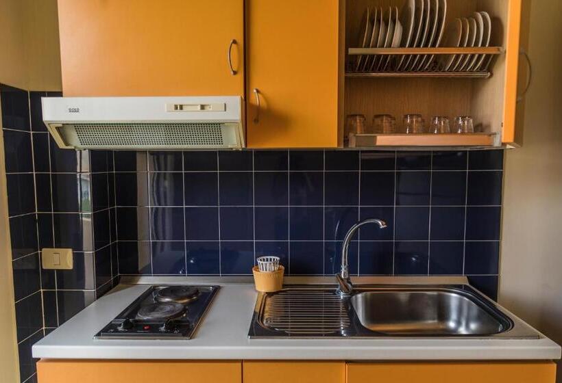 Medencére Néző 1 Szobás Apartman, Villa Nettuno Residence