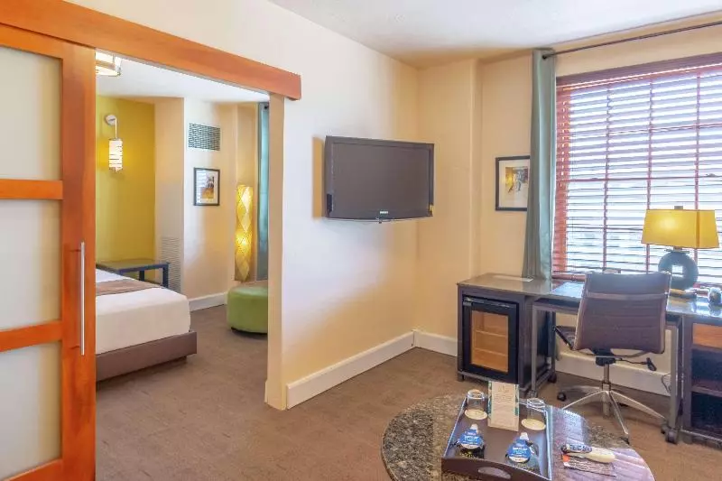 デラックスルーム, Eco Hotel Orlando
