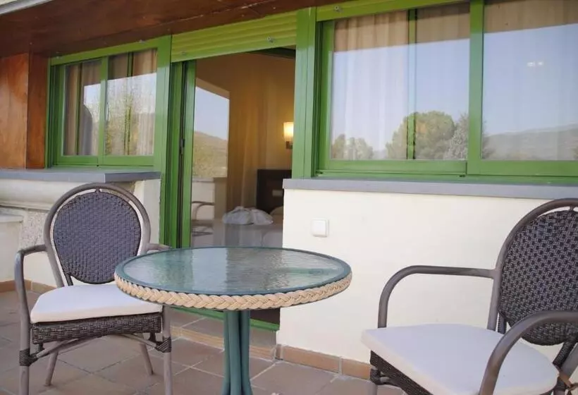 اتاق استاندارد با تراس, El Salugral Termal Resort