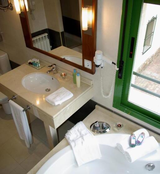 Полулюкс, El Salugral Termal Resort