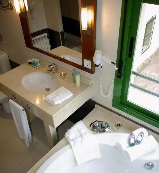 سوییت جونیور, El Salugral Termal Resort