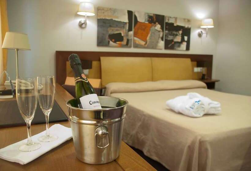 חדר סטנדרט עם טרסה, El Salugral Termal Resort