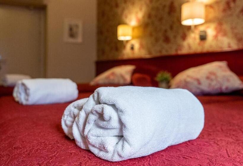 غرفة قياسية رباعية, Hostal Matheu