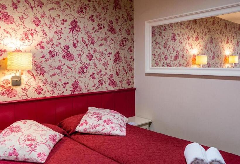 غرفة قياسية ثلاثية, Hostal Matheu