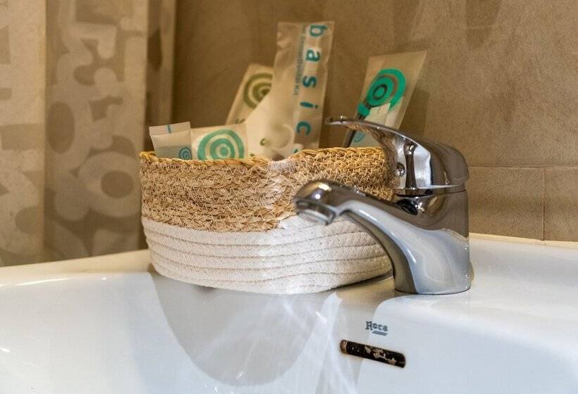 اتاق استاندارد چهار تخته, Hostal Matheu
