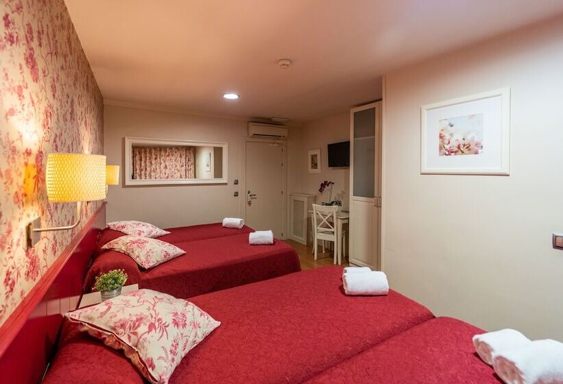 اتاق استاندارد چهار تخته, Hostal Matheu