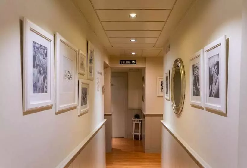 اتاق استاندارد سه نفره, Hostal Matheu