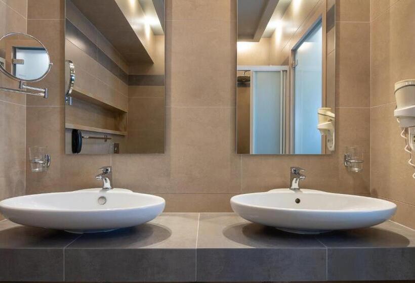 סוויטת ג'וניור, Antigoni Seaside Resort