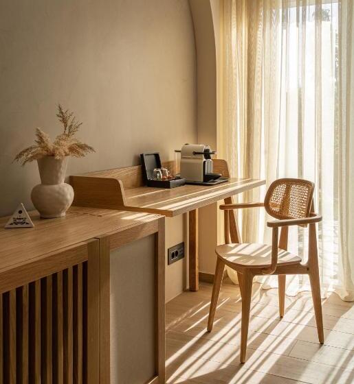 סוויטת ג'וניור עם בריכה, Antigoni Seaside Resort