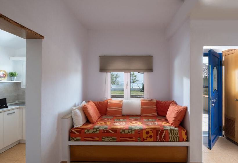 בקתה סטנדרטית עם נוף לים, Antigoni Seaside Resort