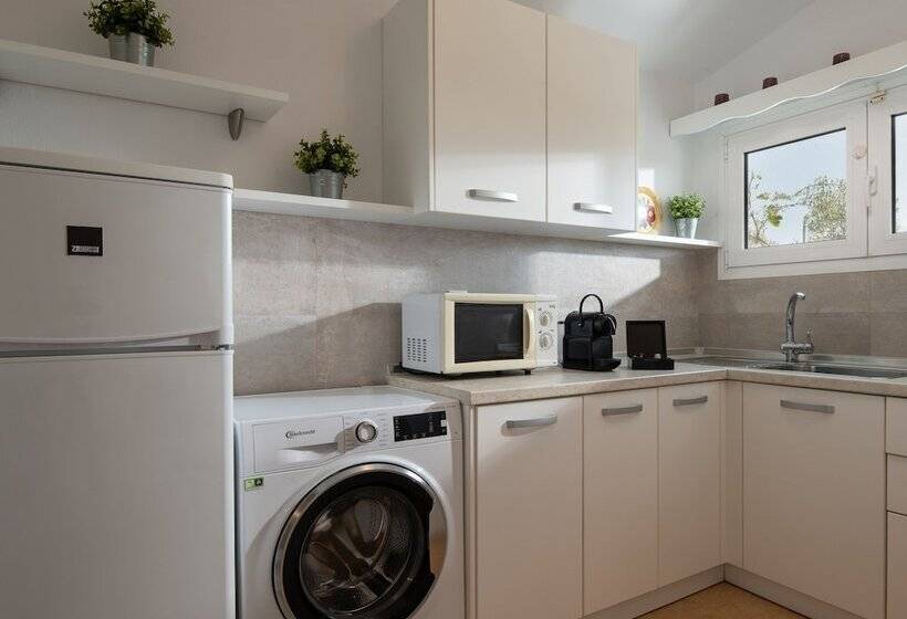 בקתה סטנדרטית עם נוף לים, Antigoni Seaside Resort