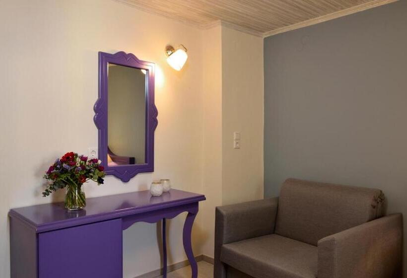 标准间, Elia Palazzo