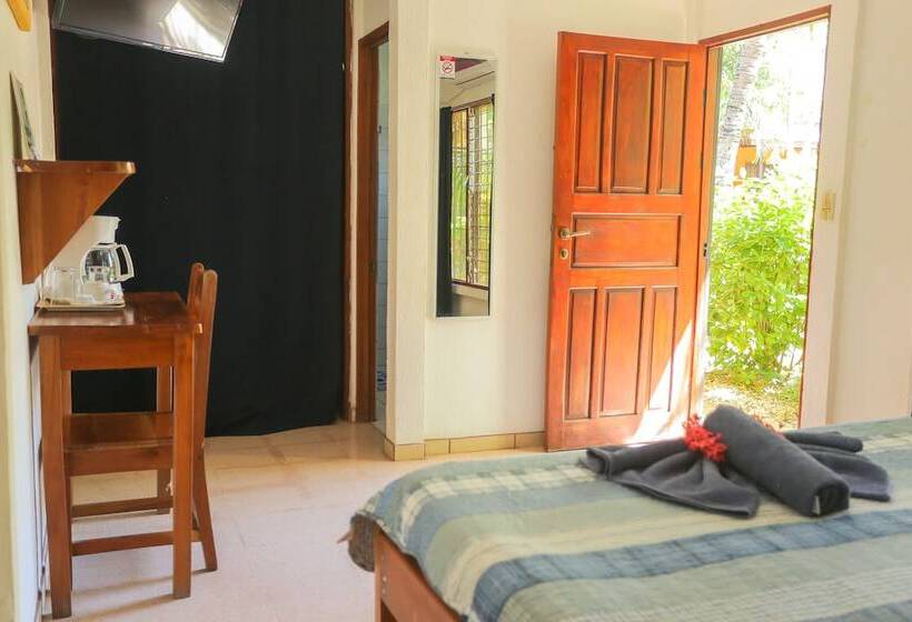 غرفة قياسية, Isolina Beach