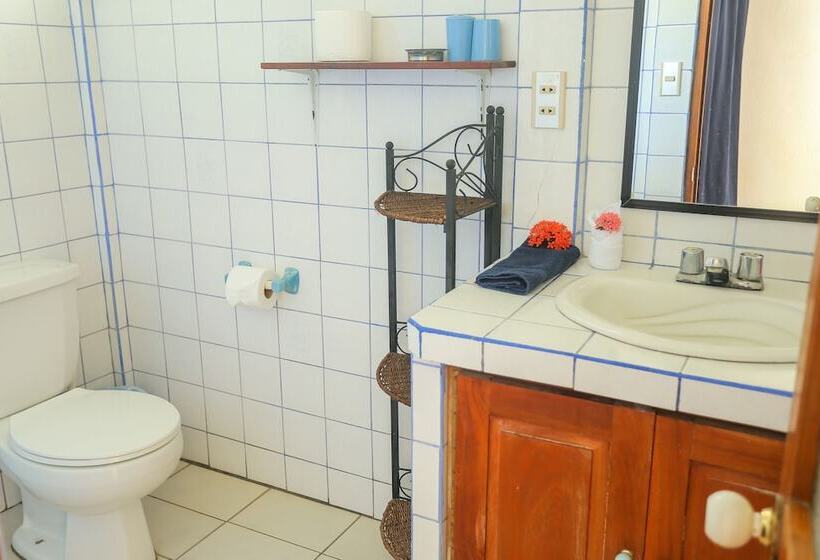 غرفة قياسية, Isolina Beach