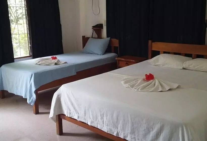 Standard Kolmen Hengen Huone, Isolina Beach