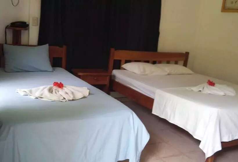 Standard Kolmen Hengen Huone, Isolina Beach