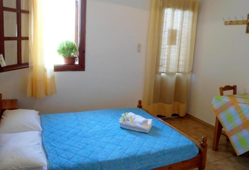 חדר סטודיו סטנדרד, Katerina Palaiochora