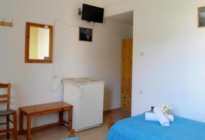 חדר סטנדרט, Katerina Palaiochora