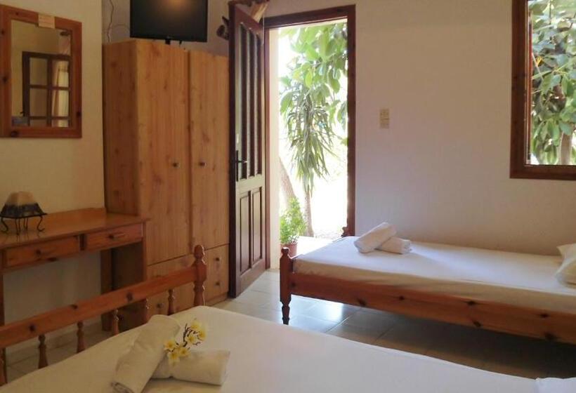 חדר סטודיו סטנדרד, Katerina Palaiochora