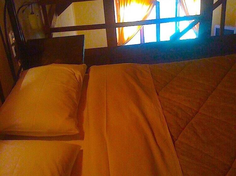 חדר קלאסי לארבעה, Loggas