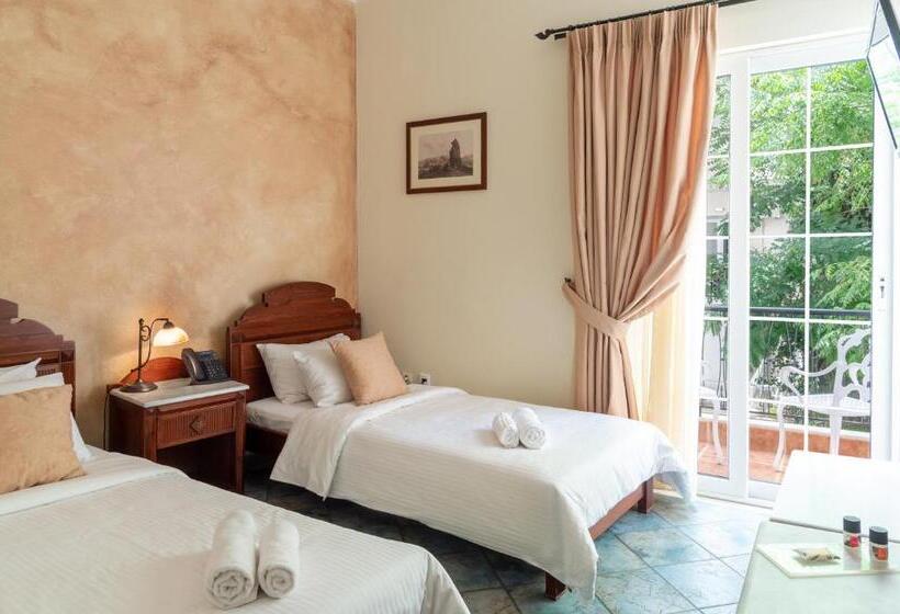 이코노미 룸 공용욕실, Marble House