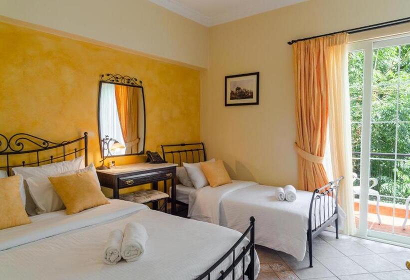 이코노미 쿼드러플룸(공용 화장실), Marble House