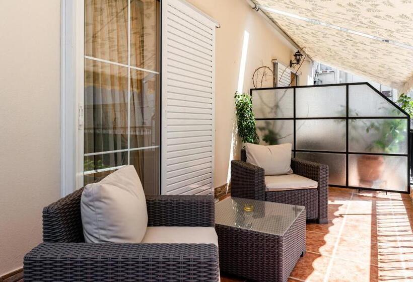 스탠다드 룸 2층 침대, Marble House