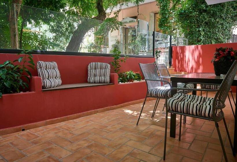 침실 1개 아파트, Marble House