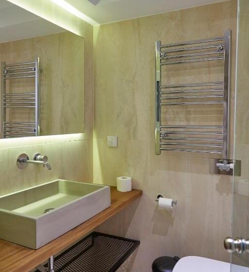 침실 1개 아파트, Marble House