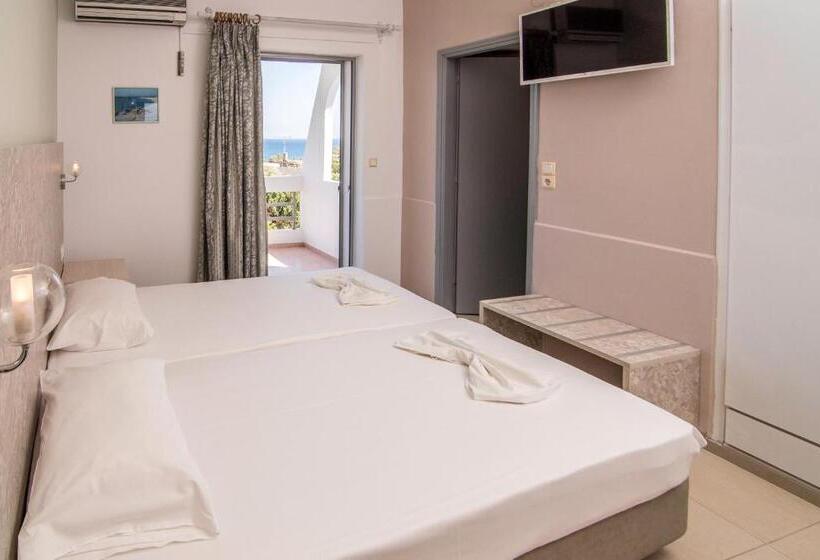 חדר סטנדרט, Megim