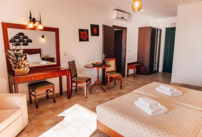 סוויטת אקזקיוטיב נוף לים, Natura Club Hotel & Spa   Adults Only