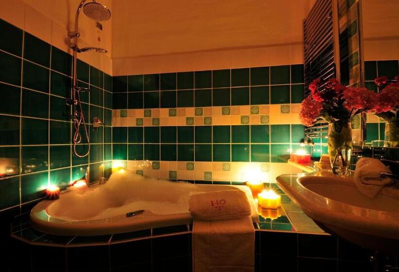 جناح جونيور, Eco Hotel Orlando