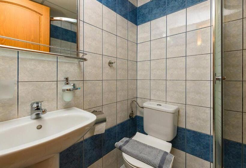 Camera Tripla Standard, Possidon