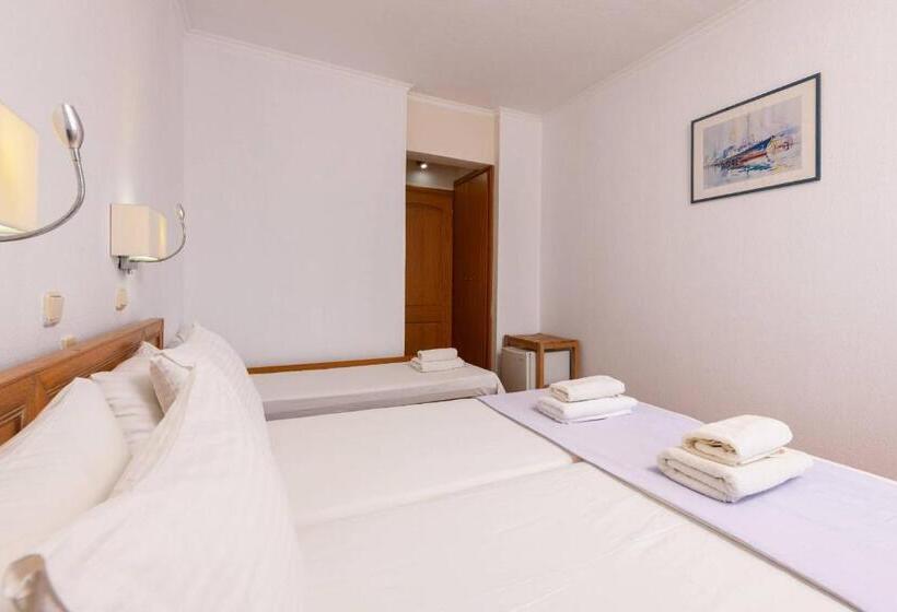 Camera Tripla Standard, Possidon