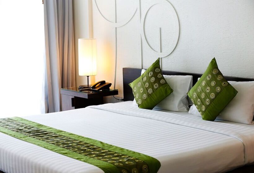 Deluxerum Poolutsikt, The Palmery Resort