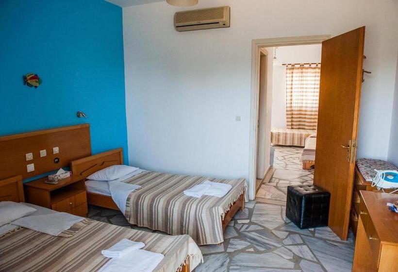 شقة غرفة واحدة, Ilios And Irene