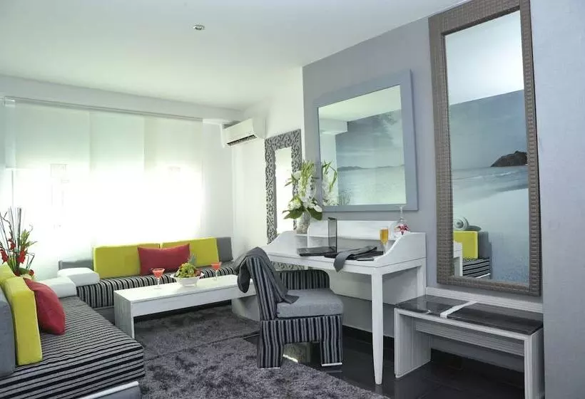 سوییت, Le Trianon Luxury Hotel & Spa