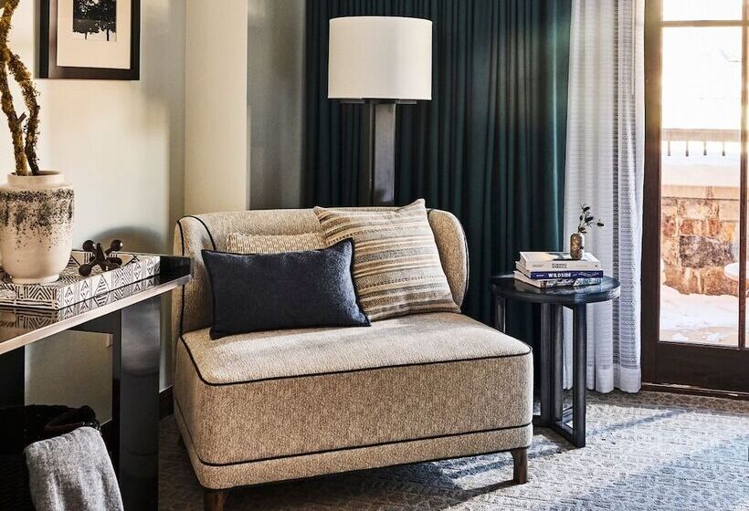 标准间带双人床, Madeline Hotel & Residences, Auberge Resorts Collection