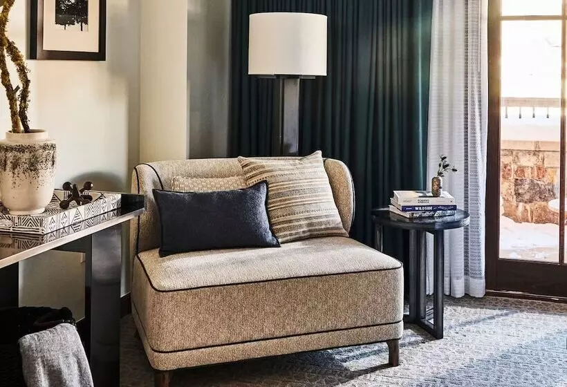 ダブルベッドスタンダードルーム, Madeline Hotel & Residences, Auberge Resorts Collection