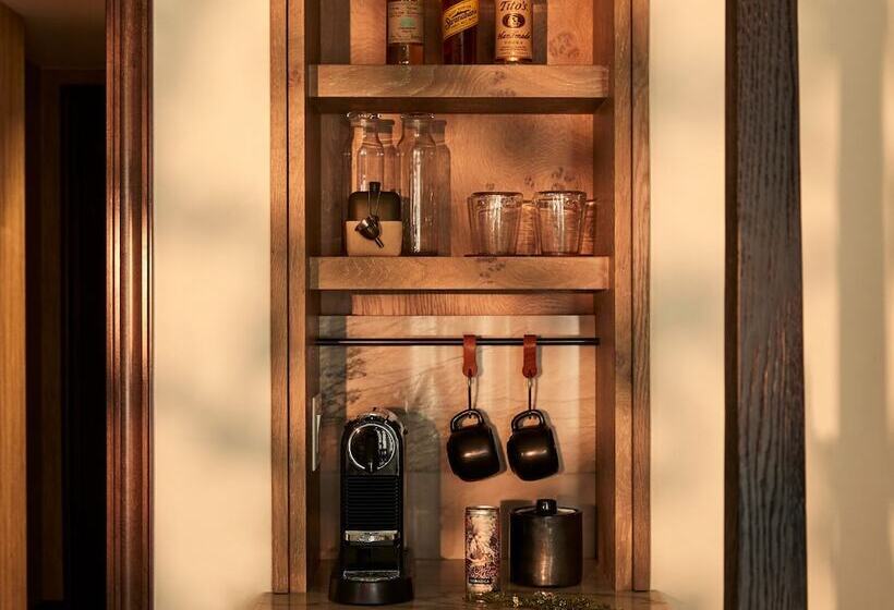 带2个双人床的标准工作室, Madeline Hotel & Residences, Auberge Resorts Collection