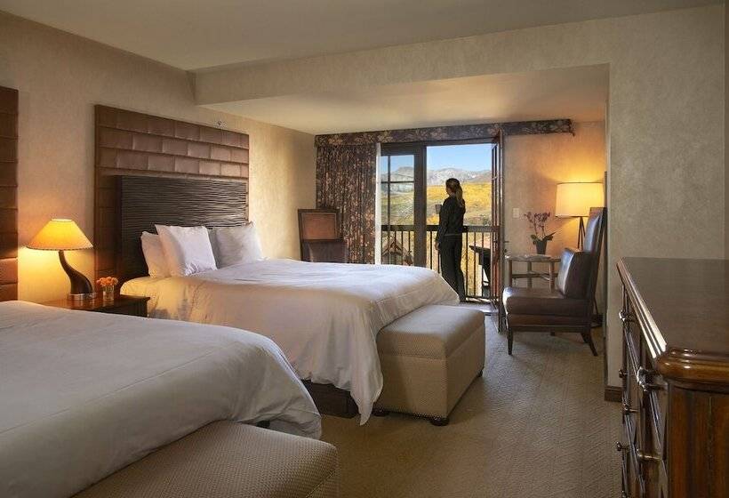 带2个双人床的标准工作室, Madeline Hotel & Residences, Auberge Resorts Collection