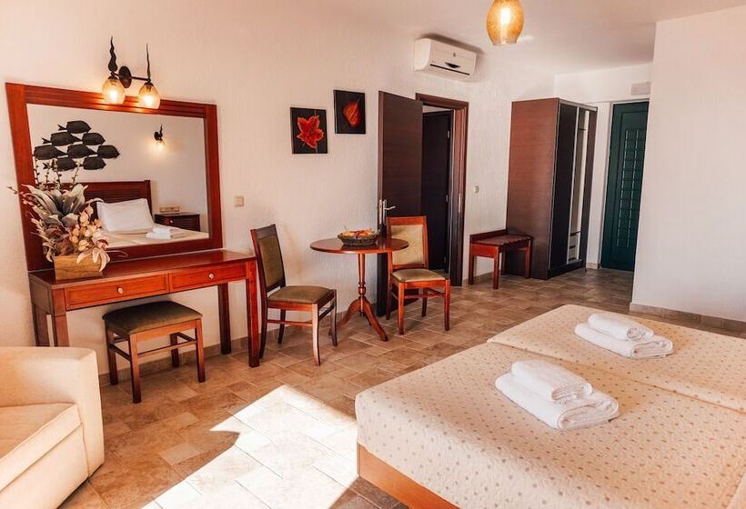 סוויטת אקזקיוטיב נוף לים, Natura Club Hotel & Spa   Adults Only