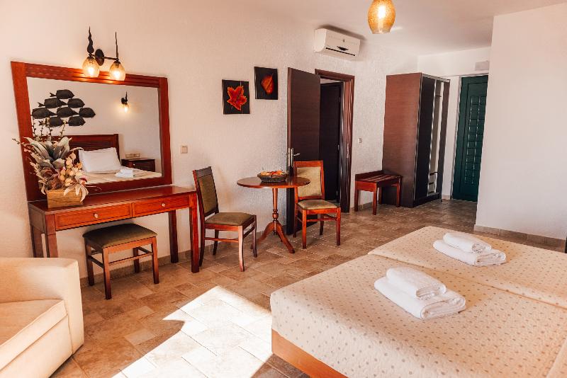 סוויטת אקזקיוטיב נוף לים, Natura Club Hotel & Spa   Adults Only