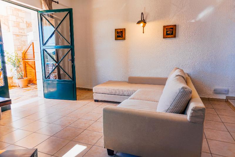 סוויטת ג'וניור נוף לים, Natura Club Hotel & Spa   Adults Only