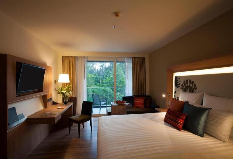 디럭스 룸 킹사이즈 침대, Novotel Phuket Kamala Beach
