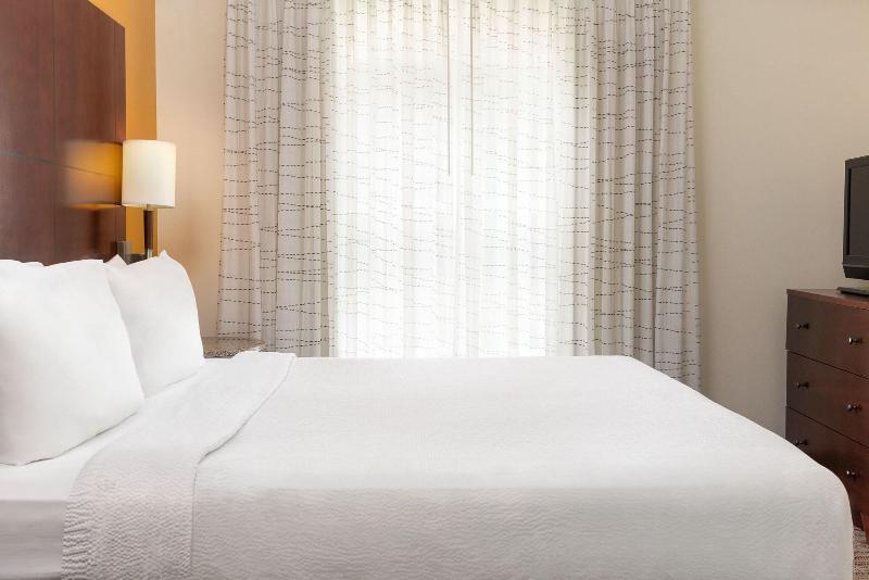 带大床的标准工作室, Residence Inn By Marriott Fredericksburg