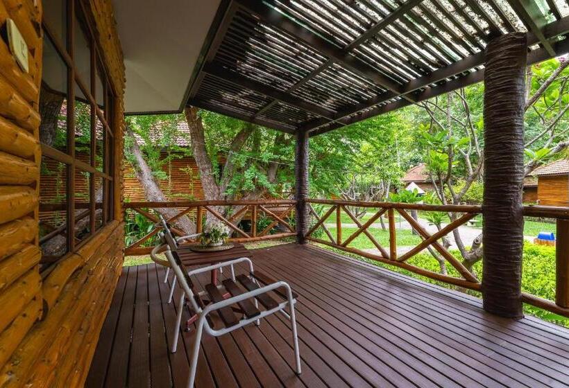 בקתת סופריור בת חדר 1, Regent   Chalet, Hua Hin