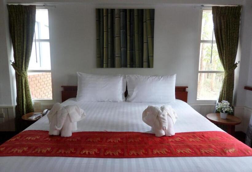 Студия Стандарт, Sappraiwan Elephant Resort & Sanctuary