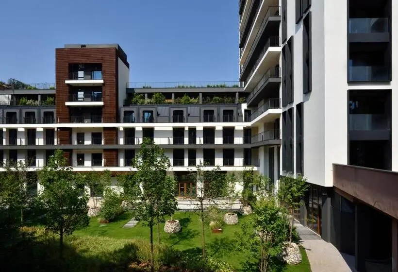 اتاق لوکس, Milano Verticale | Una Esperienze