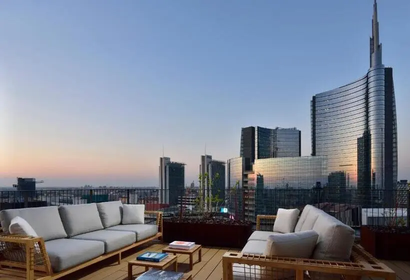 سوئیت پنت هاوس, Milano Verticale | Una Esperienze
